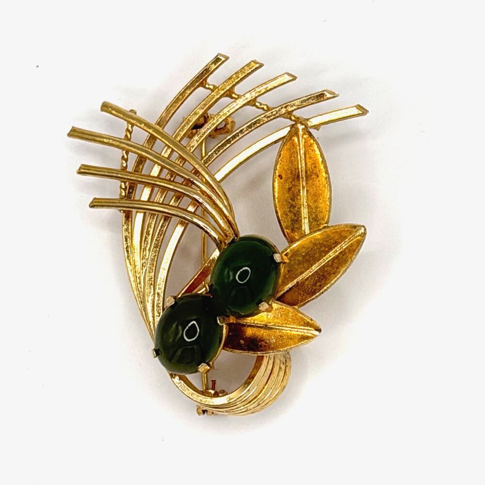 Vintage Gold‑Tone Brooch w/ Faux Jade Accents – Elegant Leaf/Swirl Design